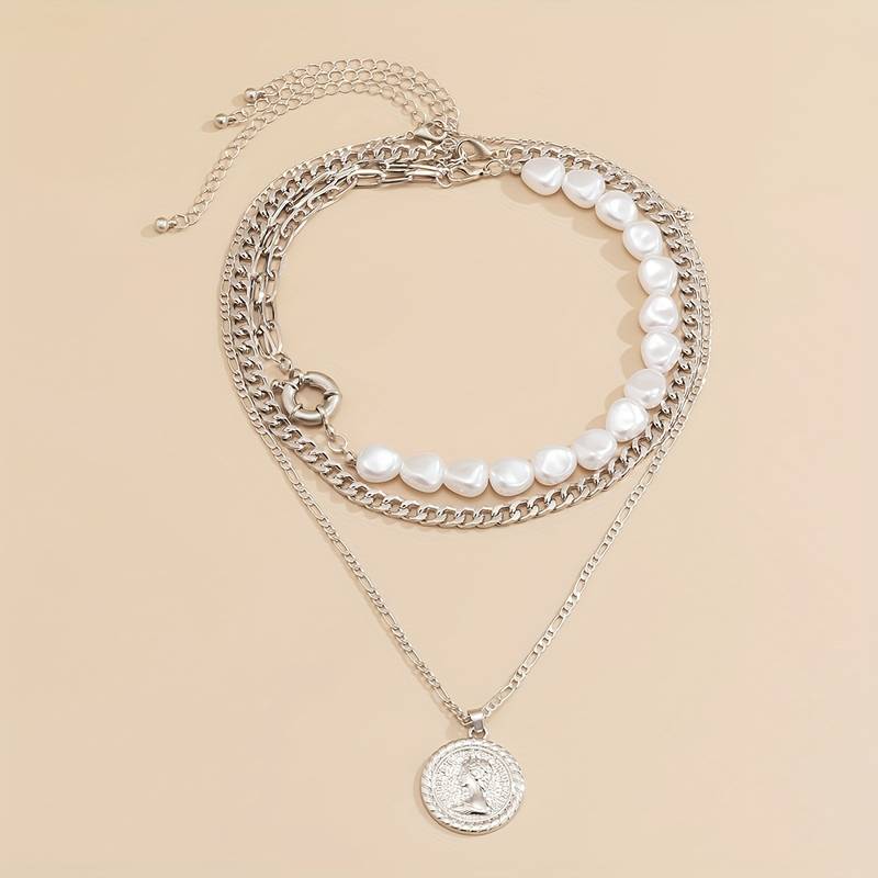 Pendant Necklace with Pearls and Vintage Design - 3 Piece Set