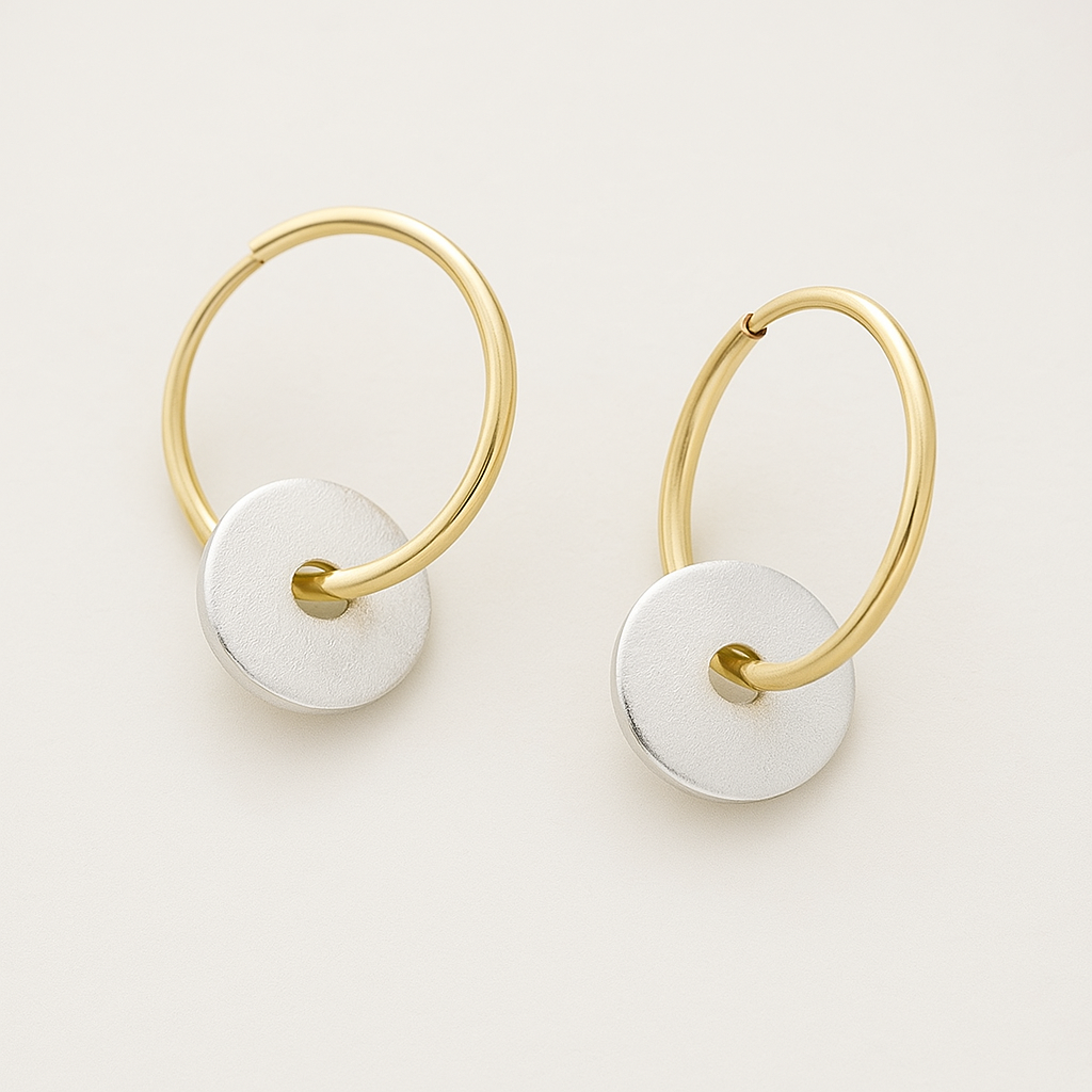 Seyna – Gold-toned circles and stylish silver-toned earrings