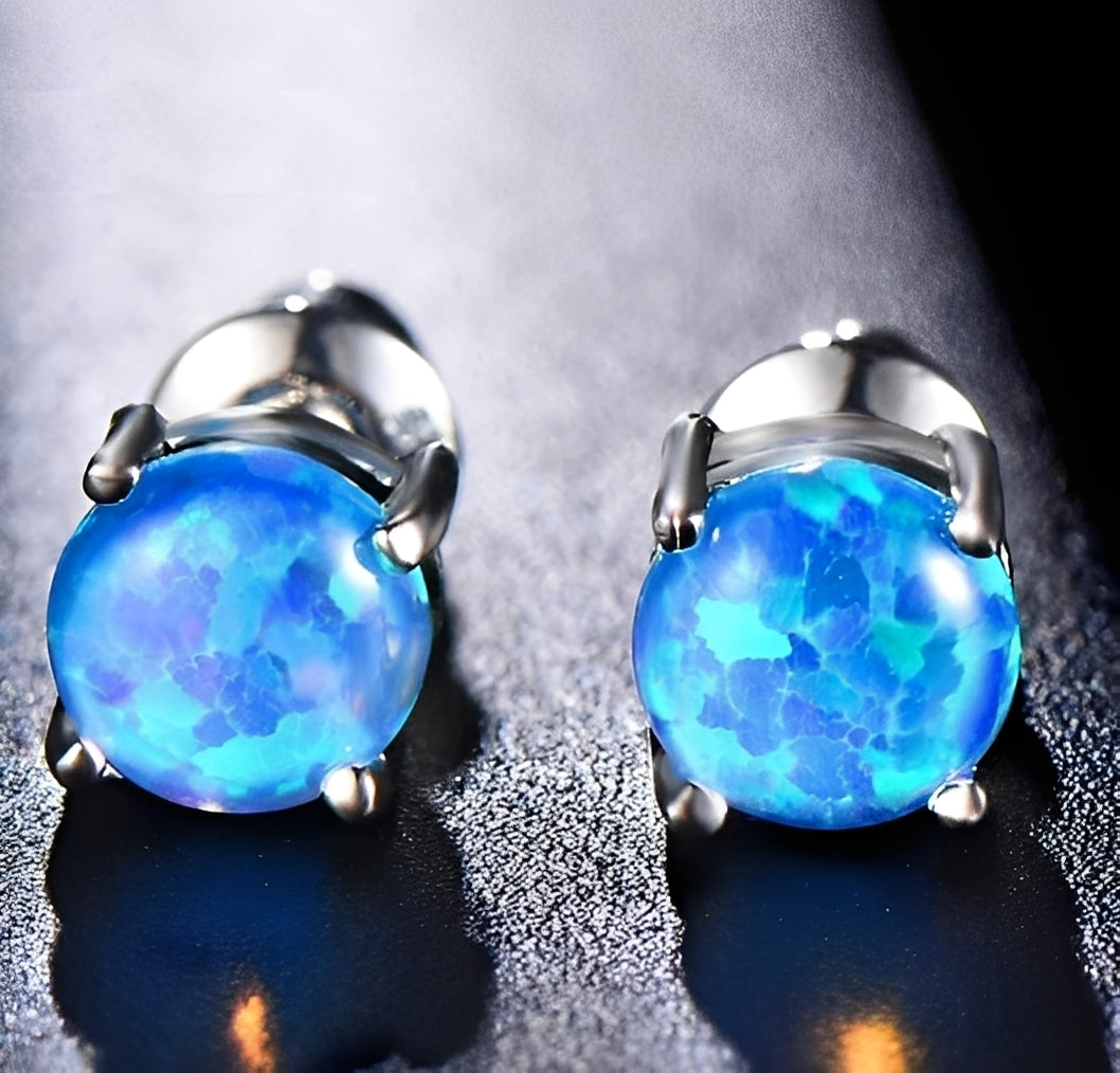 Camille – Chic stud earrings in opal
