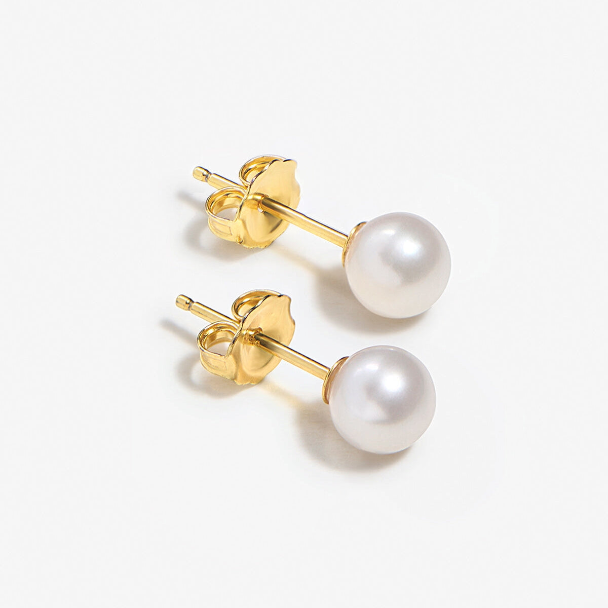 Lucia - Medium Classic Pearl Earrings