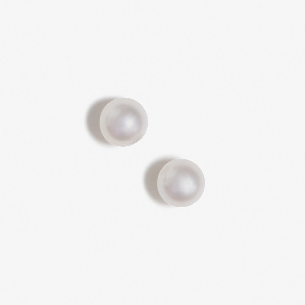 Lucia - Medium Classic Pearl Earrings