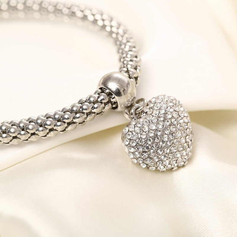 Aria – Metal bracelet featuring solid hearts