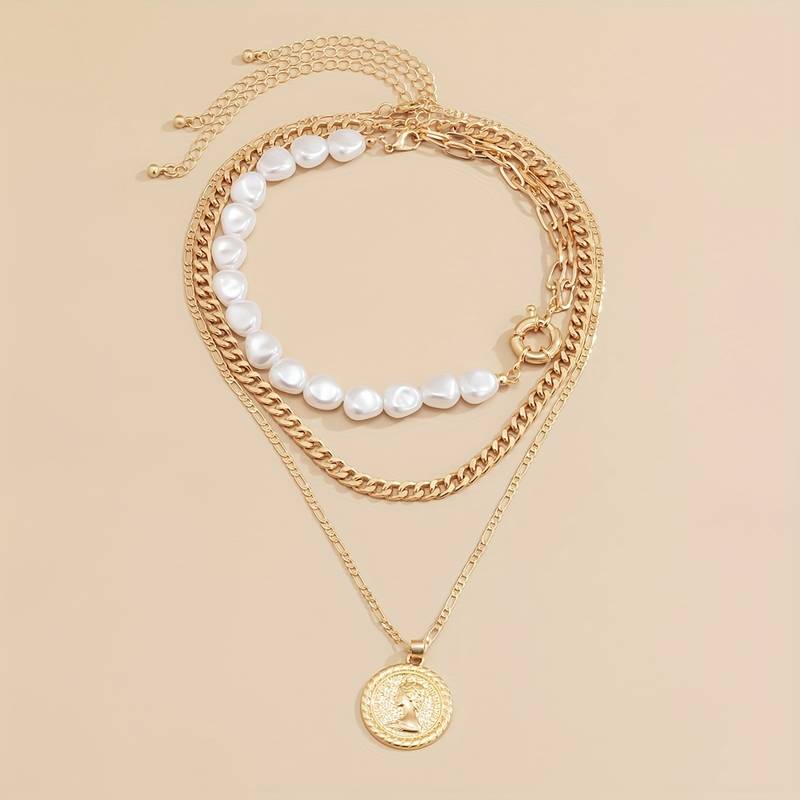 Pendant Necklace with Pearls and Vintage Design - 3 Piece Set