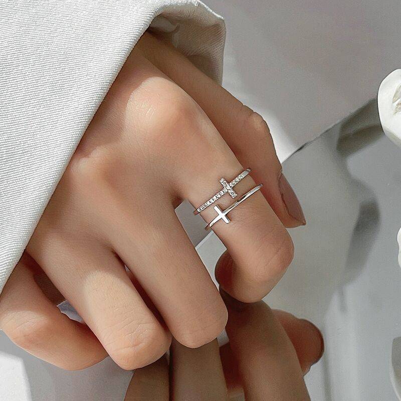 Double Bar - Elegant Cross Ring