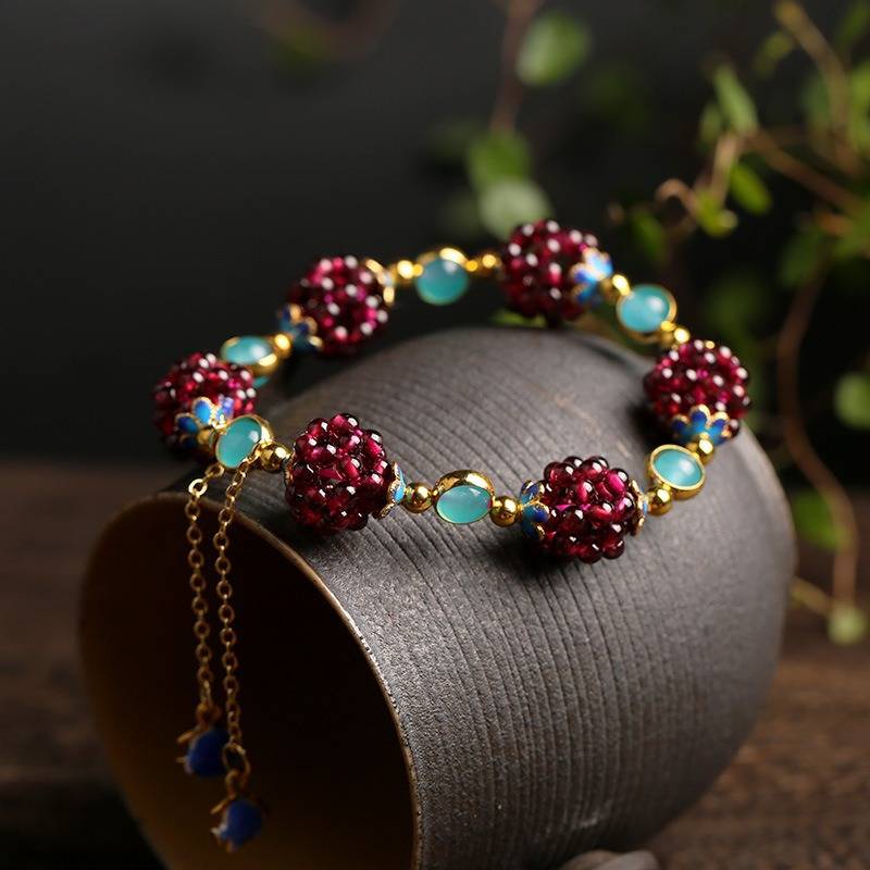 Ciara – Bracelet Featuring Natural Stones