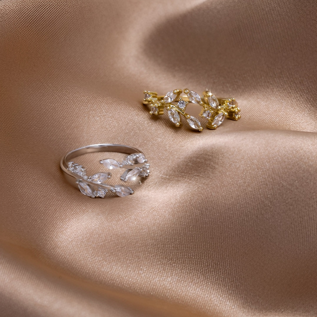 Aretha – Ring Vine Crystal in 18K Gold
