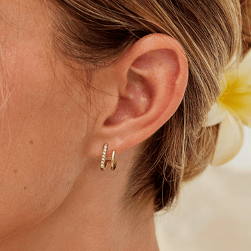 Zendaya – Claw Crystal Earrings