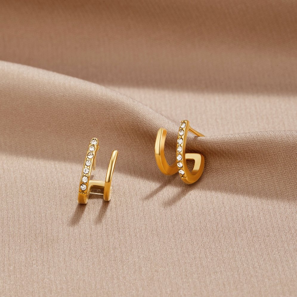 Zendaya – Claw Crystal Earrings