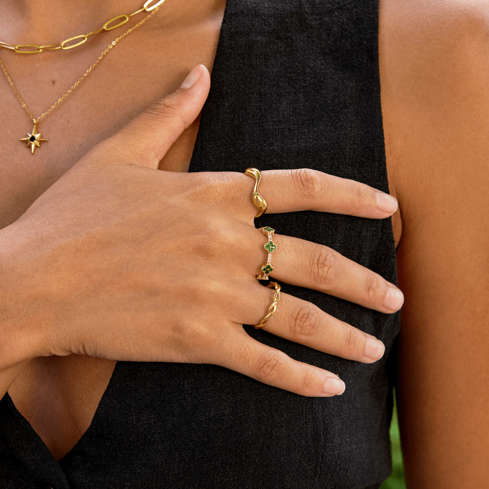 Tarah – Wave Ring in 18K Gold