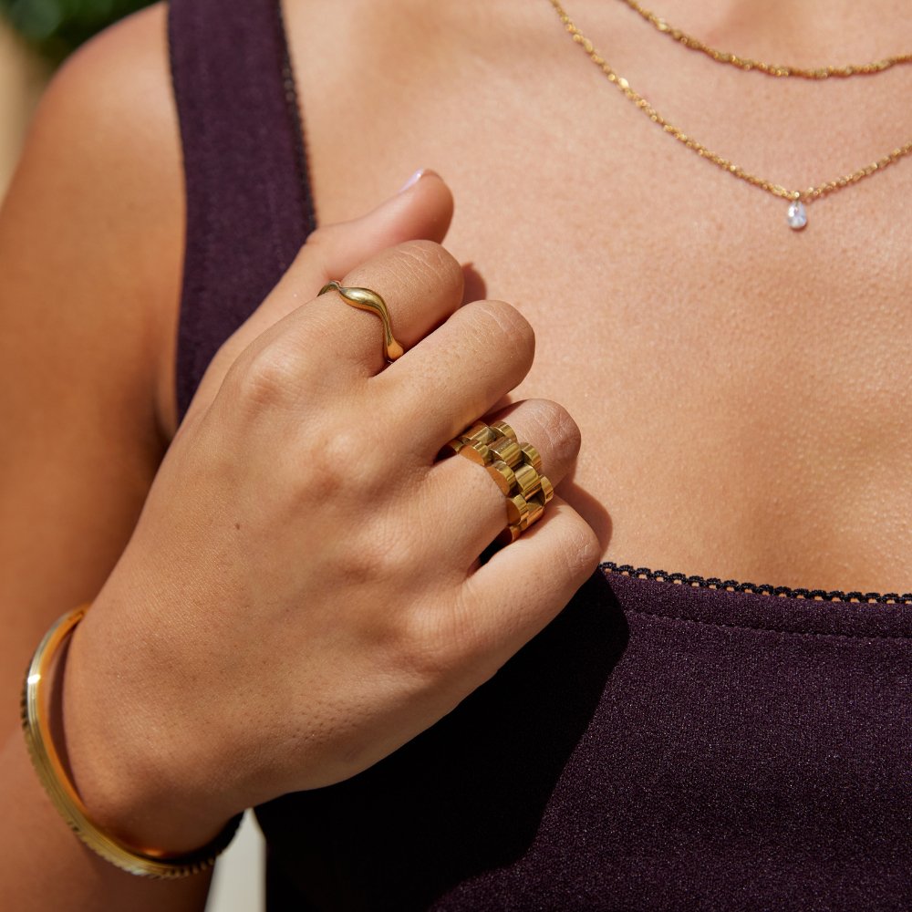 Tarah – Wave Ring in 18K Gold