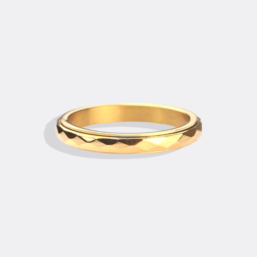 Nadia – Subtly Hammered Ring