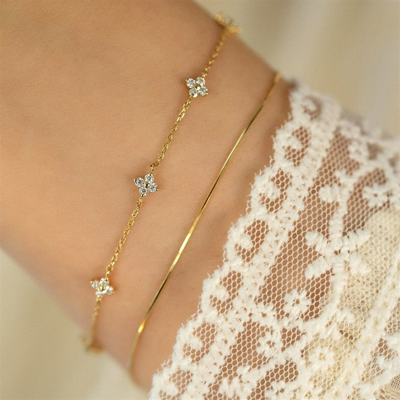 Zirconia Flower Bracelet - Elegant Bracelet