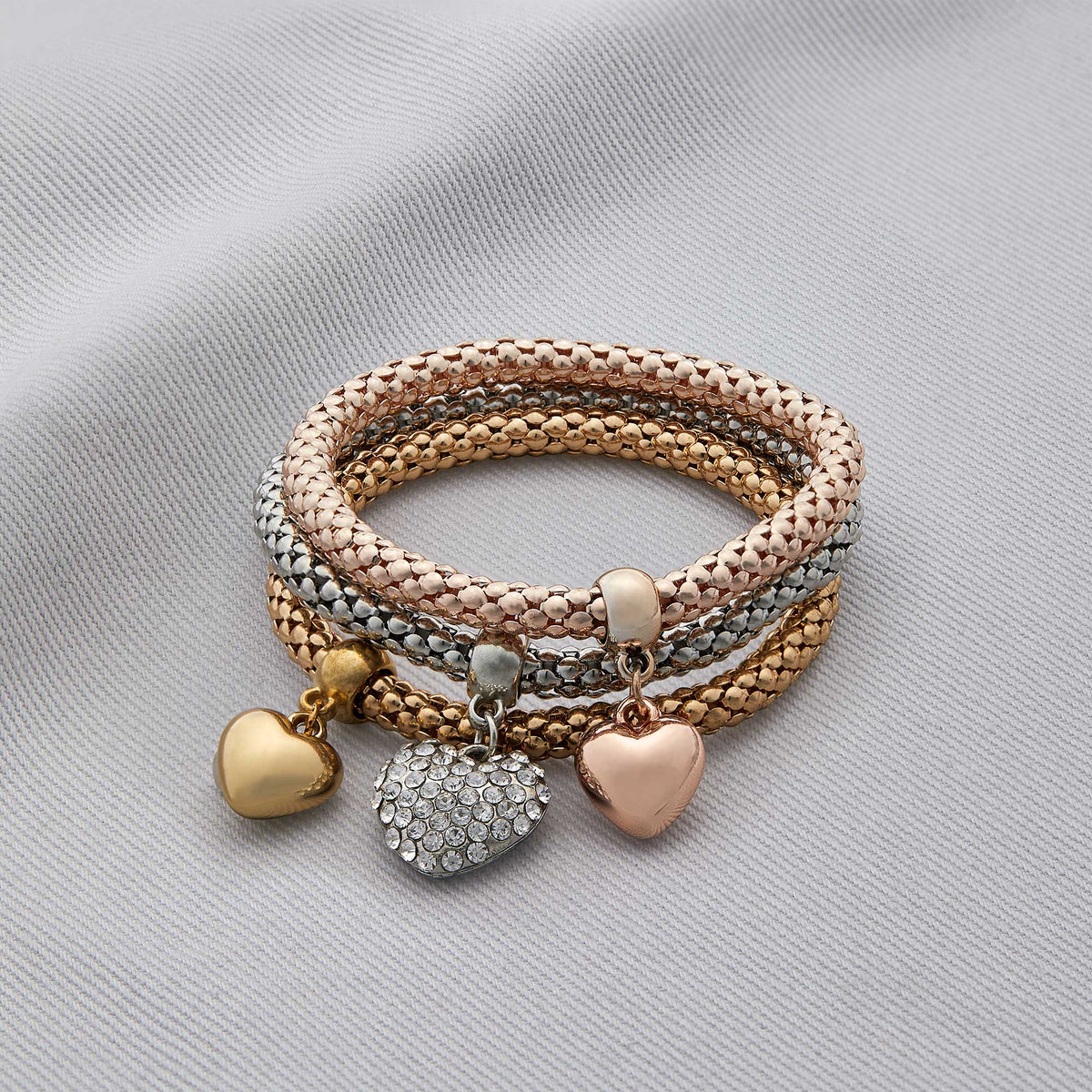 Aria – Metal bracelet featuring solid hearts