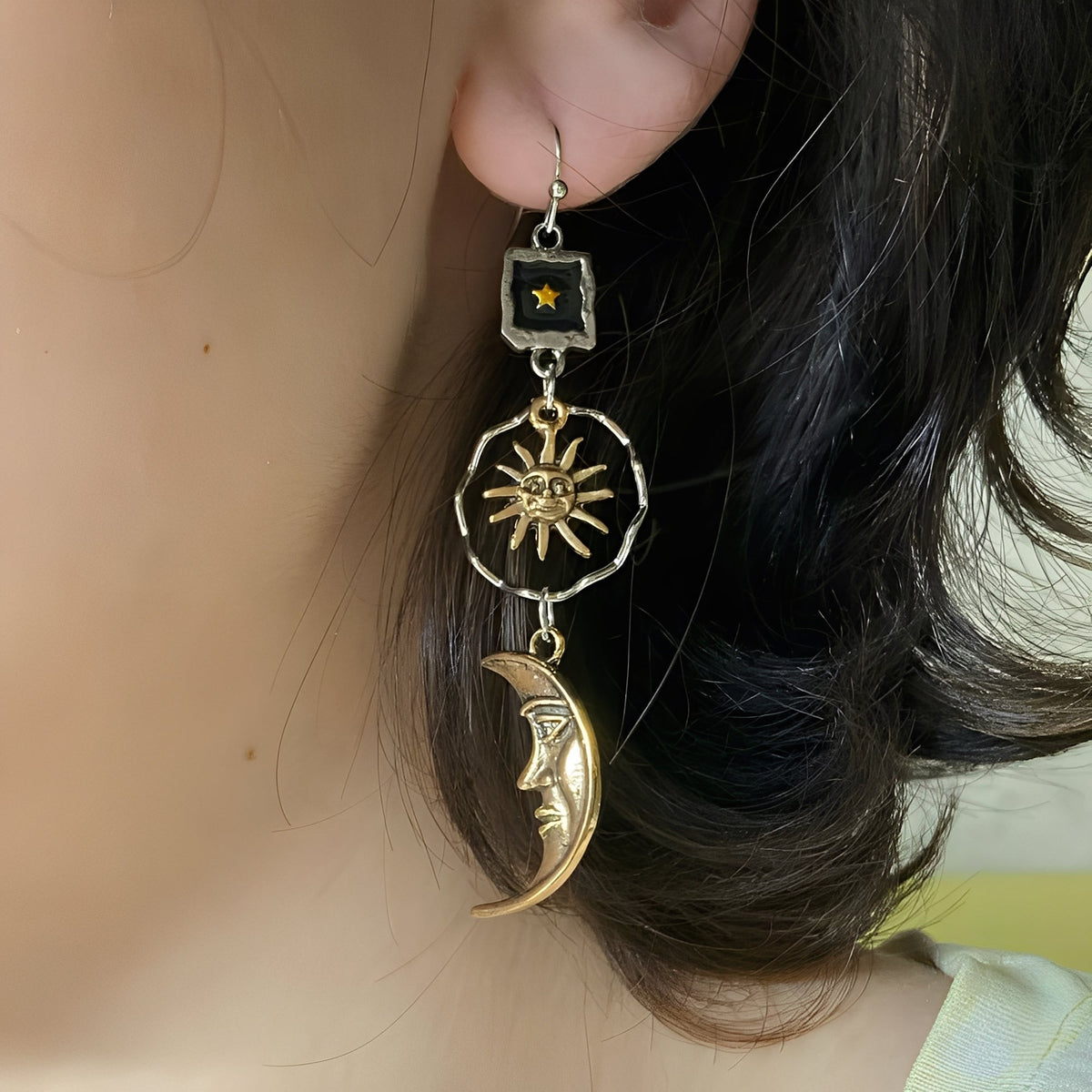 Janna – Sun and Moon Earrings