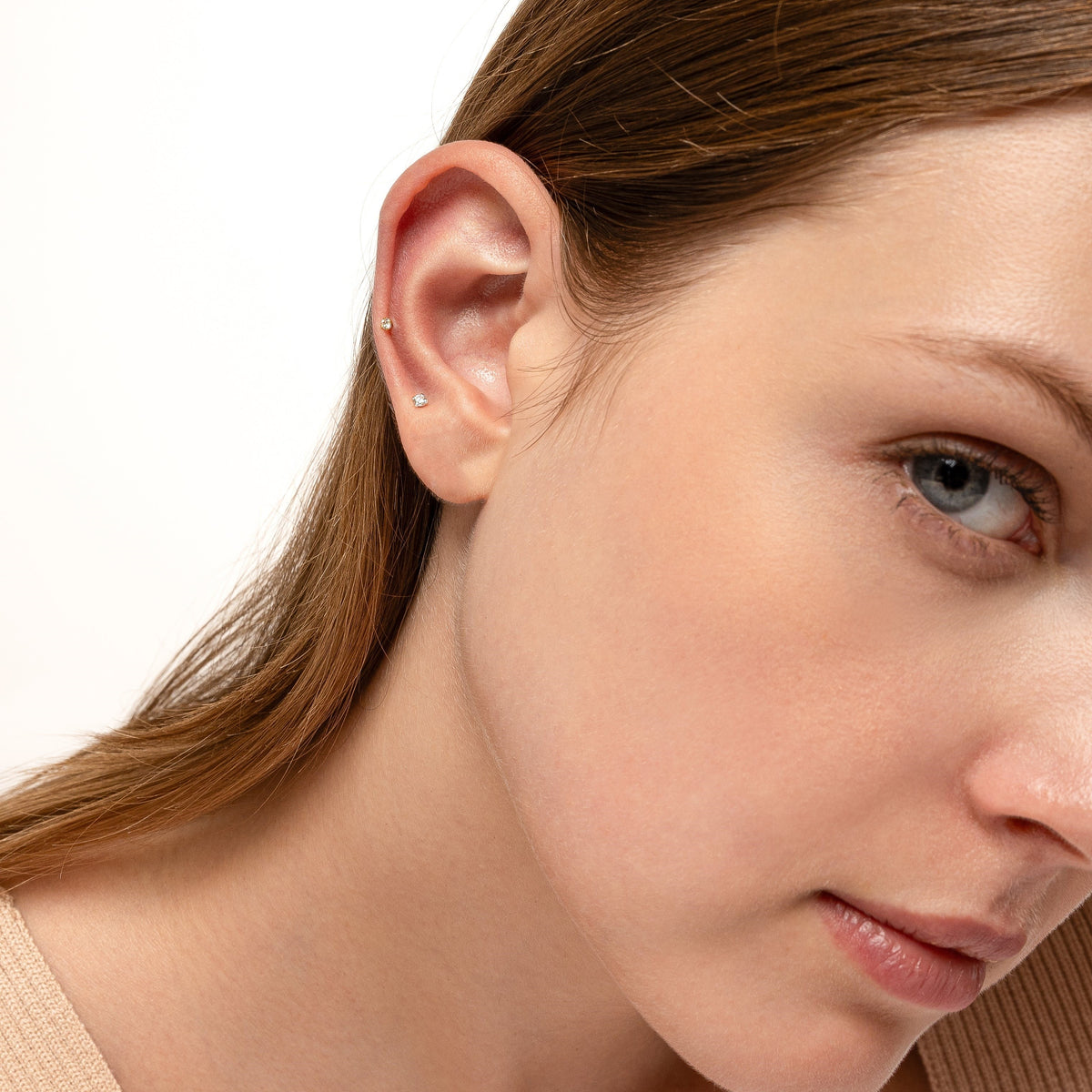 Sloane - Glimmering Mini Stud Earrings 2mm