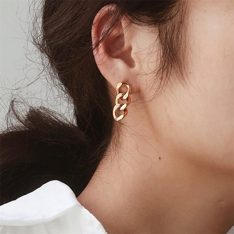 Lee - Earrings featuring Chain Design in Gold