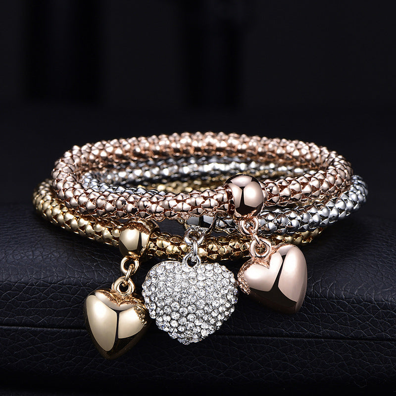 Aria – Metal bracelet featuring solid hearts