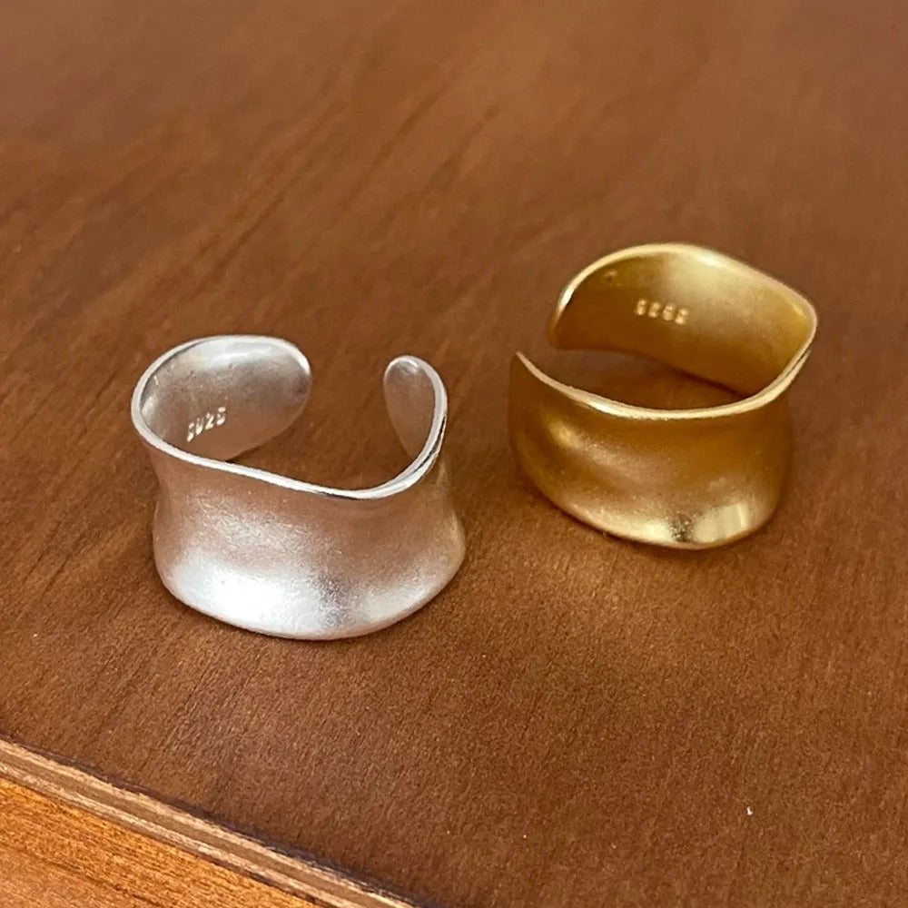 Louna – Bohemian rings in gold and silver with unique shapes