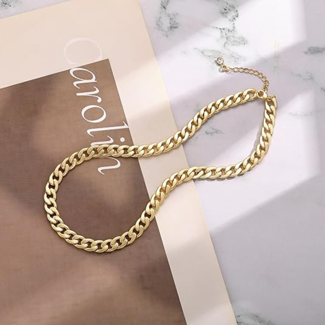 Anabel – Necklace Featuring Golden Accents