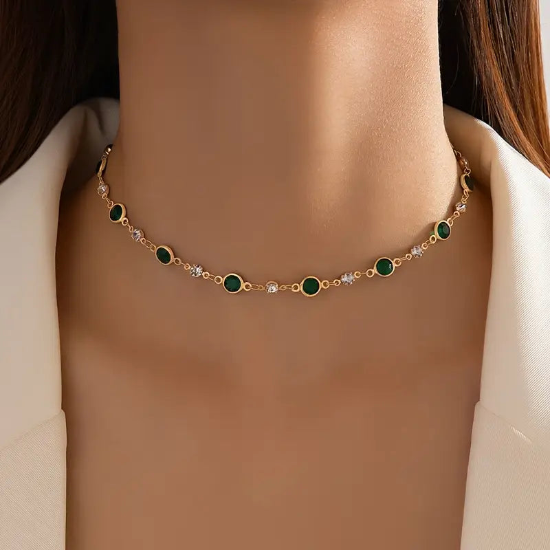 Esmeralda – Pendant Necklace in Green Emerald