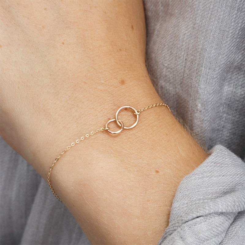 Bracelet with Intertwined Rings - Overlapping Design
