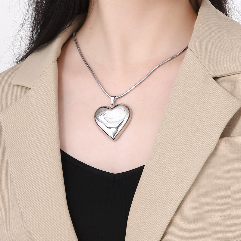 Large Heart - Affectionate Necklace
