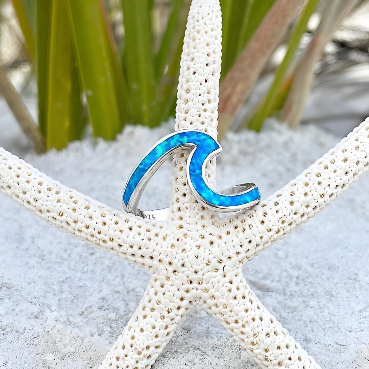 Nerina – Ring Ocean Wave in Opal and Silver