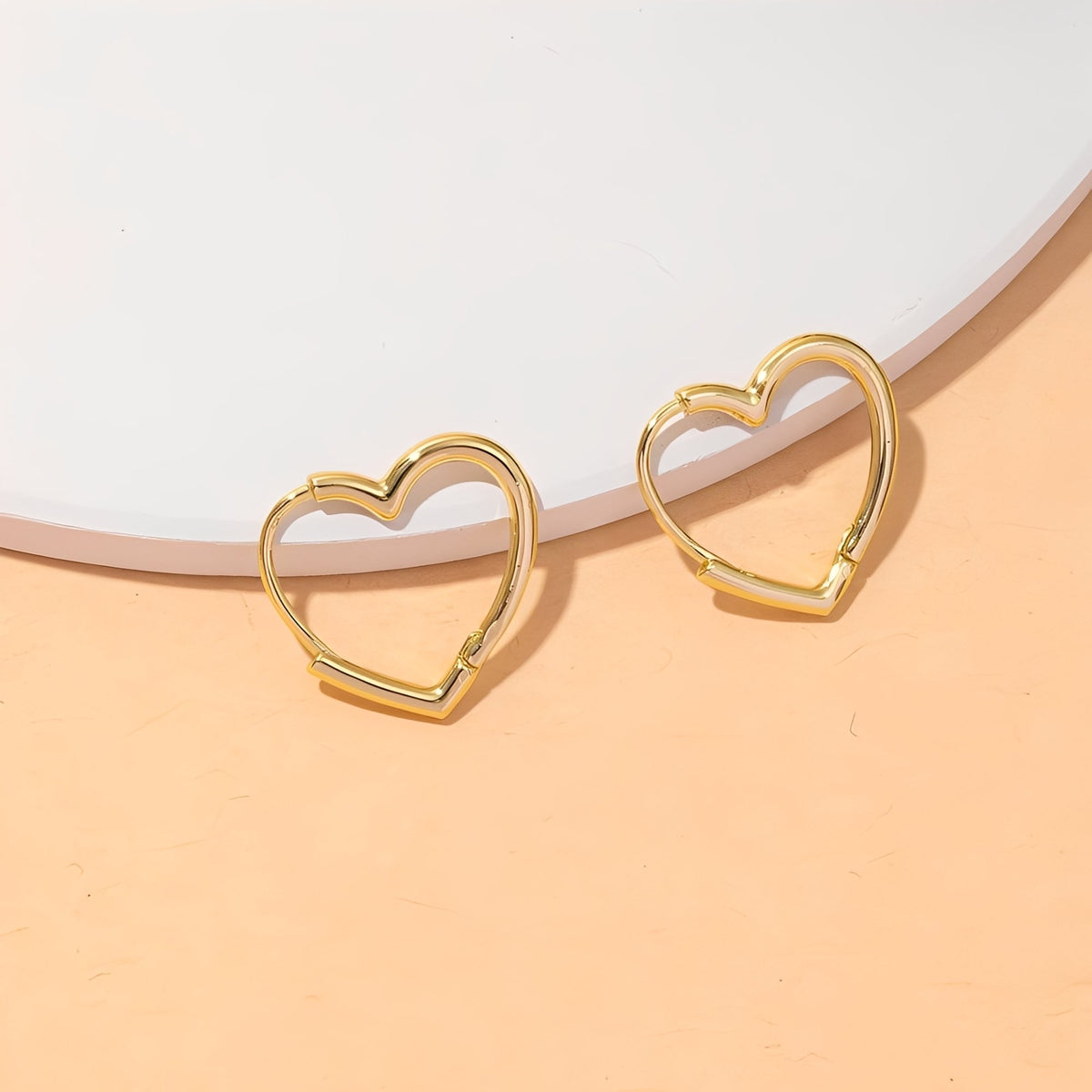 Lena – Heart Hoop Earrings in Gold (Pair)
