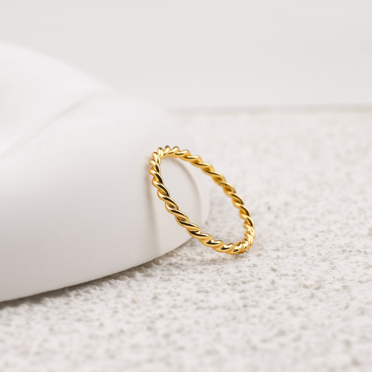 Manon – Stackable Braided Ring
