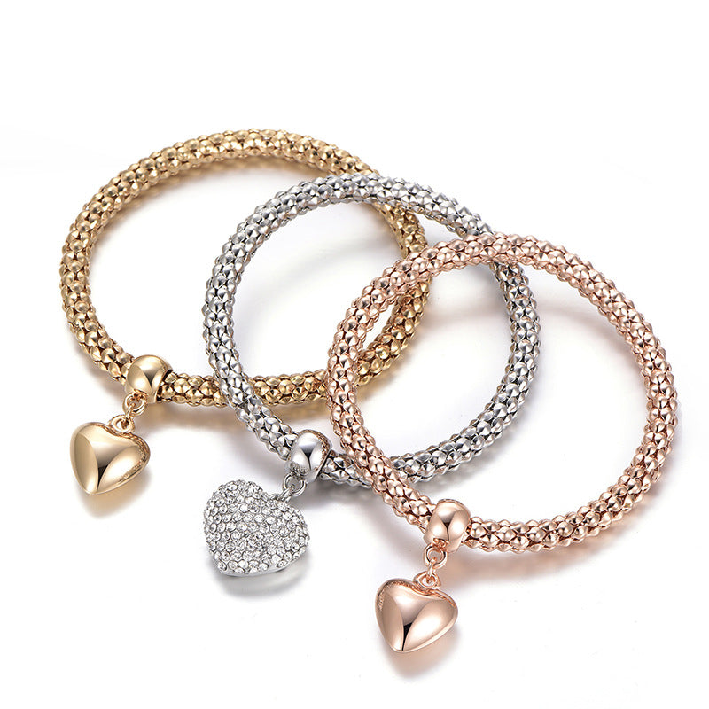 Aria – Metal bracelet featuring solid hearts