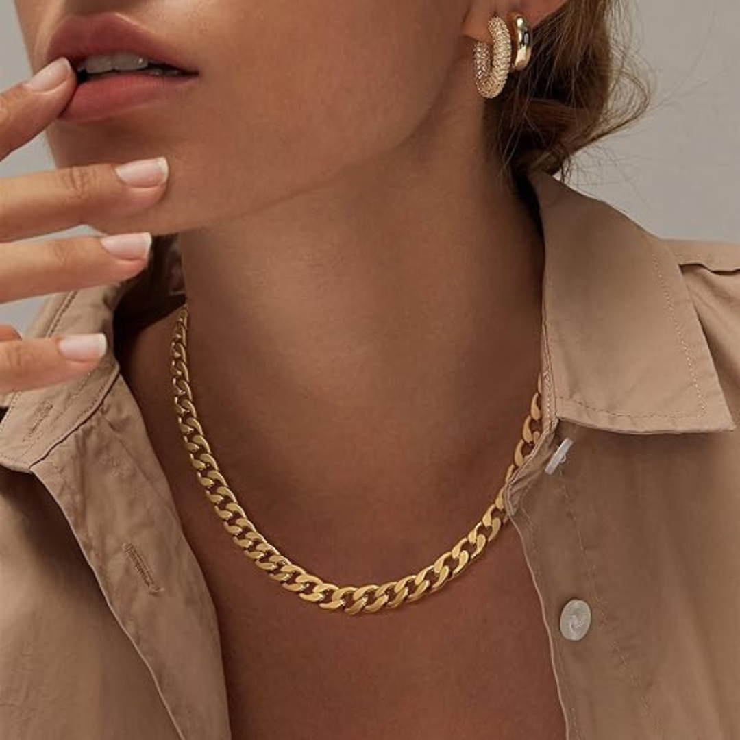 Anabel – Necklace Featuring Golden Accents