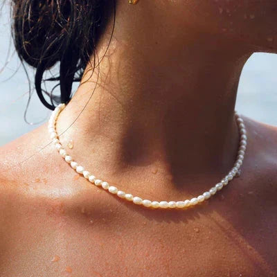 Olivia – Elegant Pearl Necklace