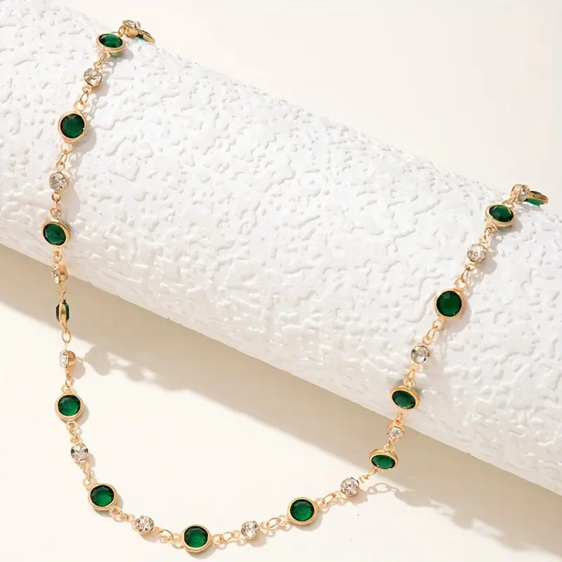 Esmeralda – Pendant Necklace in Green Emerald