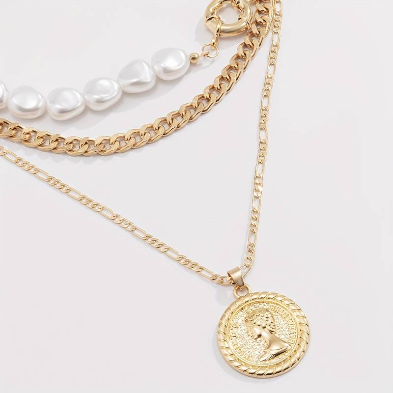 Pendant Necklace with Pearls and Vintage Design - 3 Piece Set