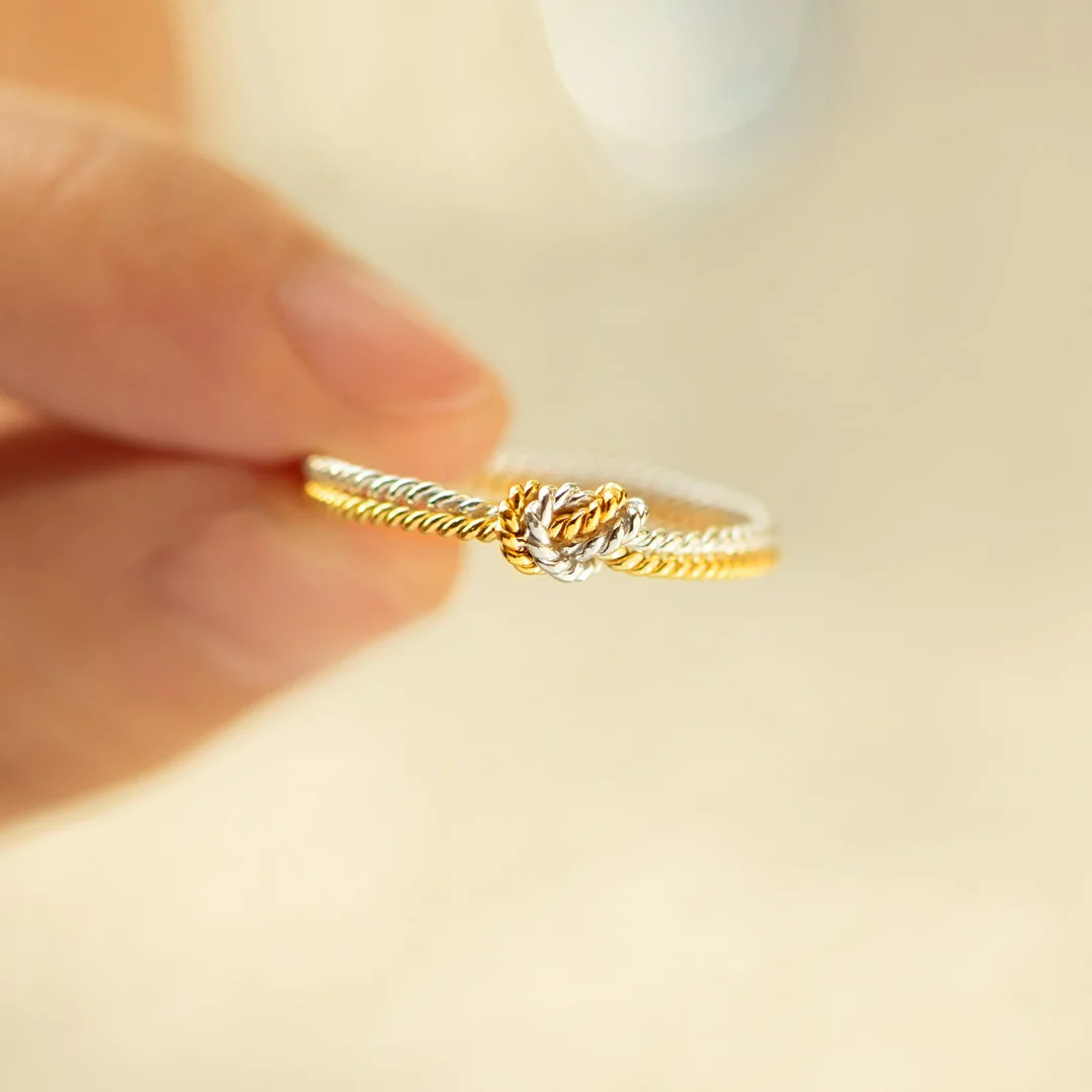 Angel Knot - Ring in Gold and Silver