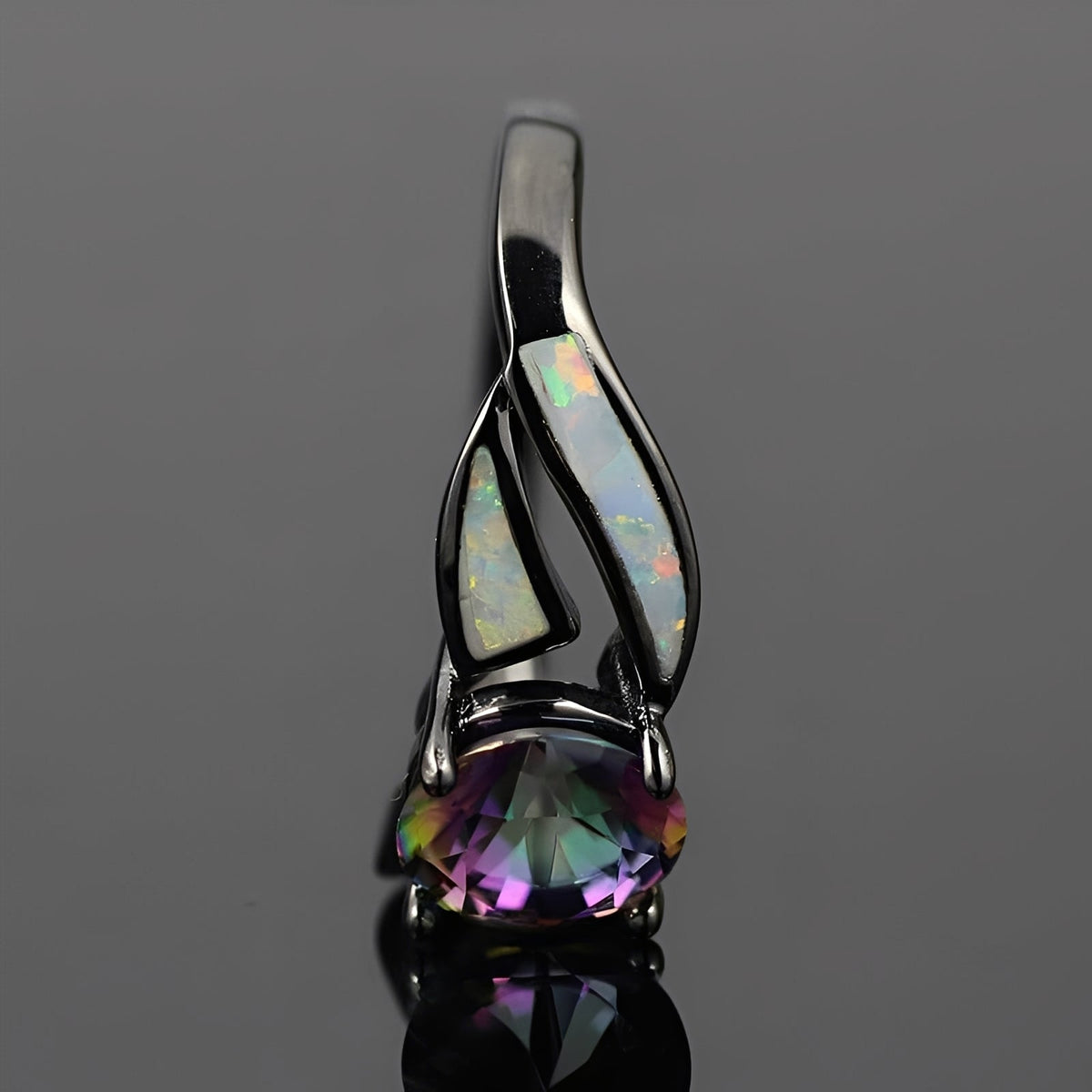 Mirella – Ring featuring Rainbow Opal and Topaz