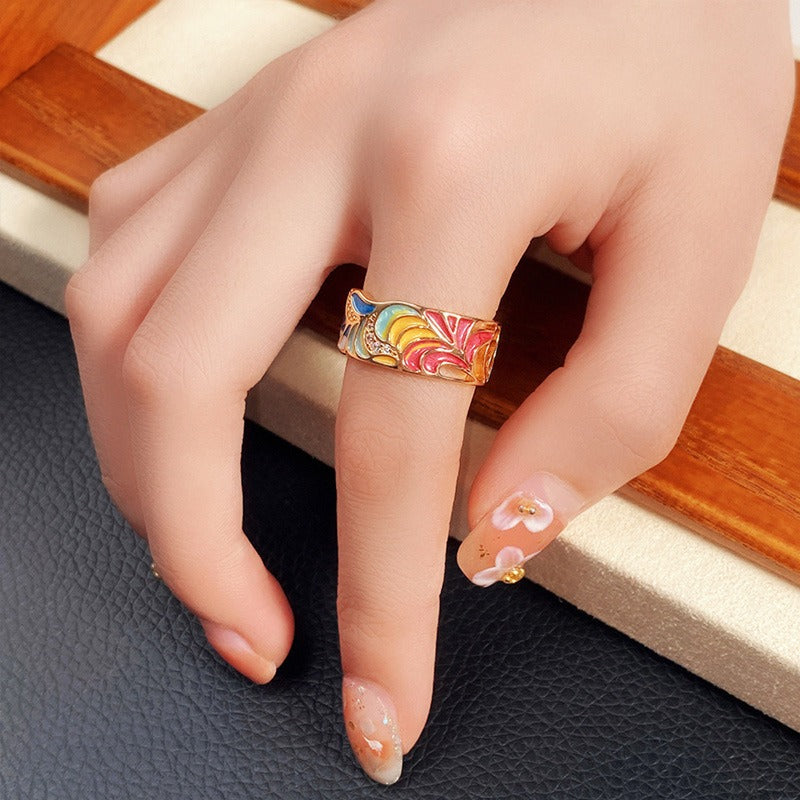 Isolde – Ring with Hand-Painted Floral Motifs