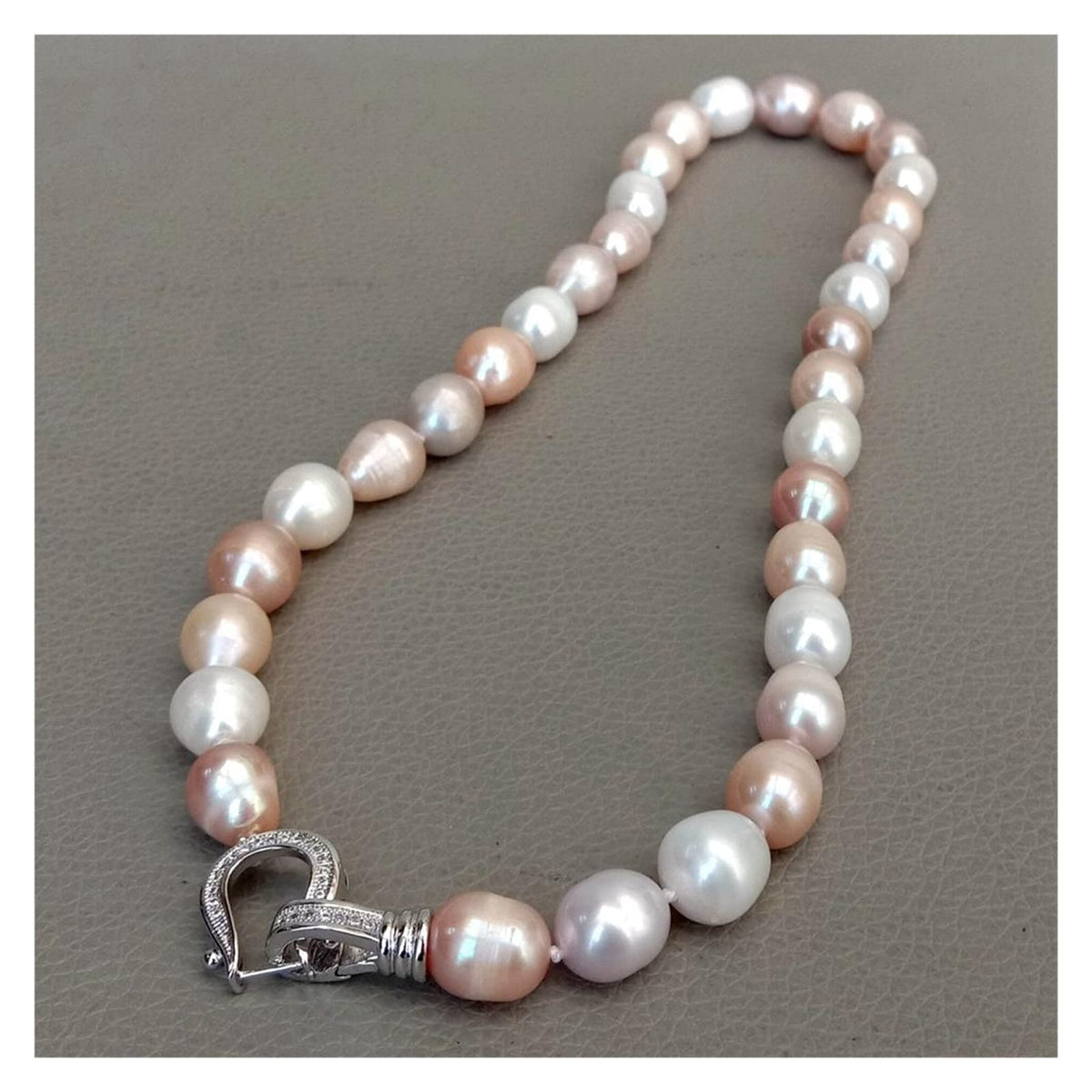 Nahia – Colorful Bead Necklace