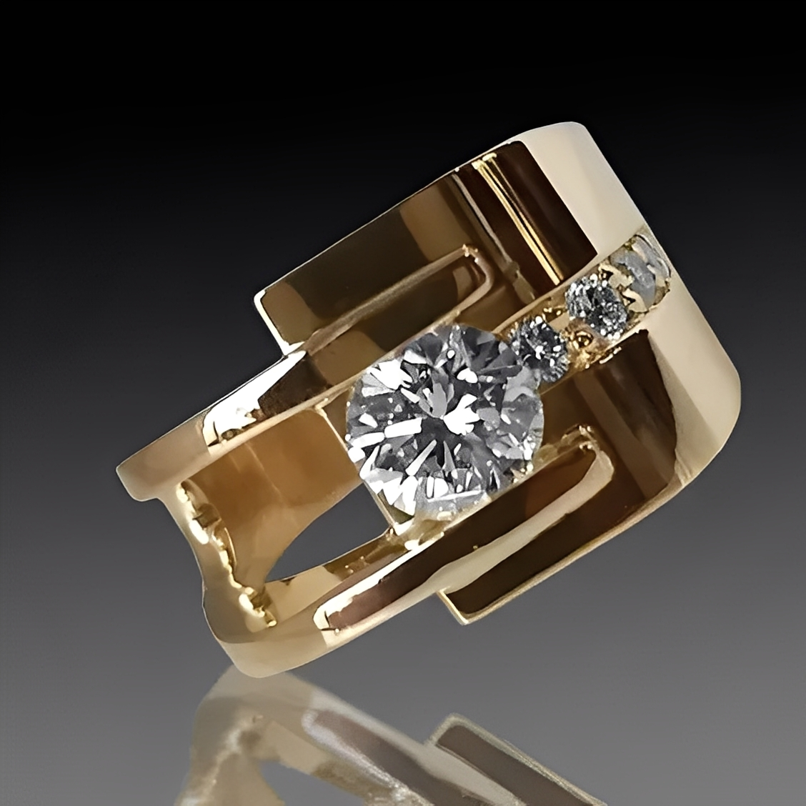 Sharon – Vintage Gold Ring with Unique Zirconia