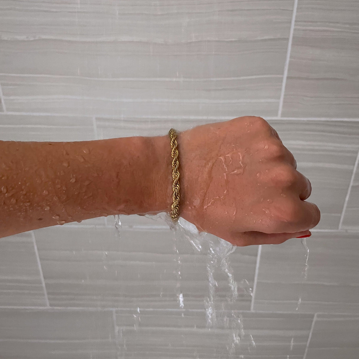 Mila – Twisted Bracelet in Durable Metal