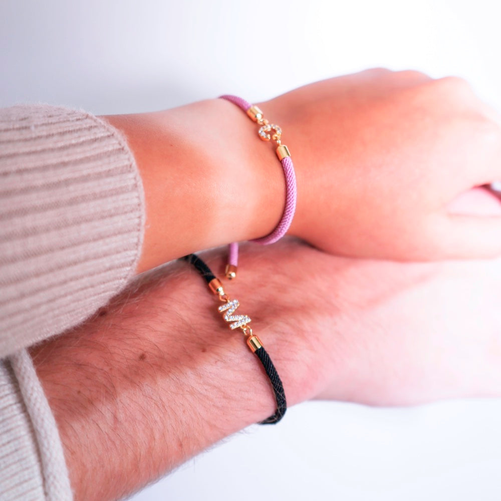 Calla – Adjustable Bracelet Featuring Engraved Initial