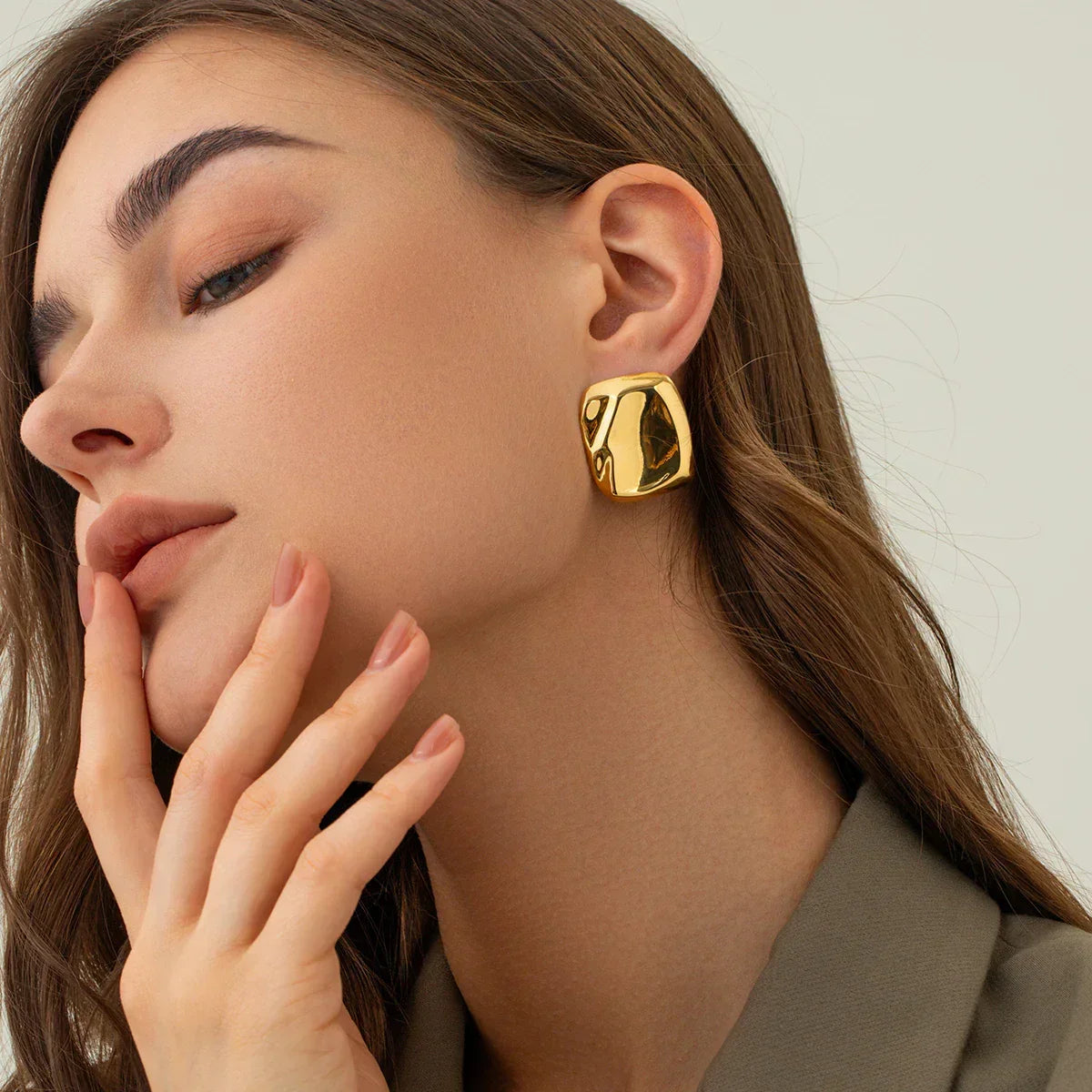 Poppy - Square earrings in gold