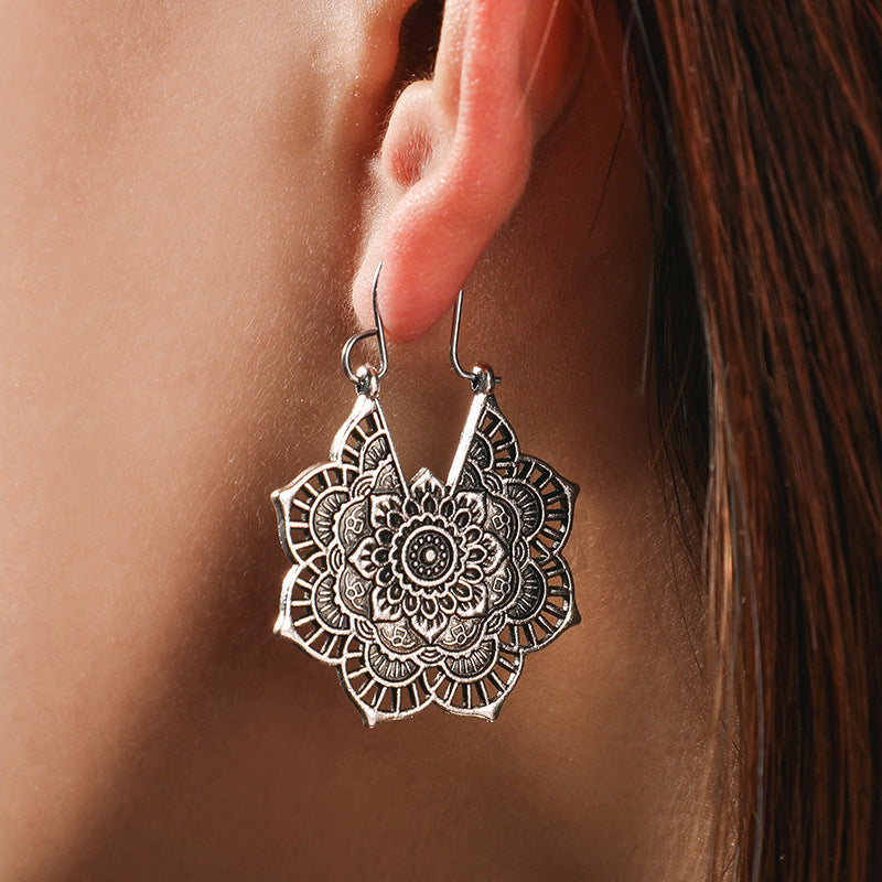 Sanya – Earrings mandala of the lotus flower