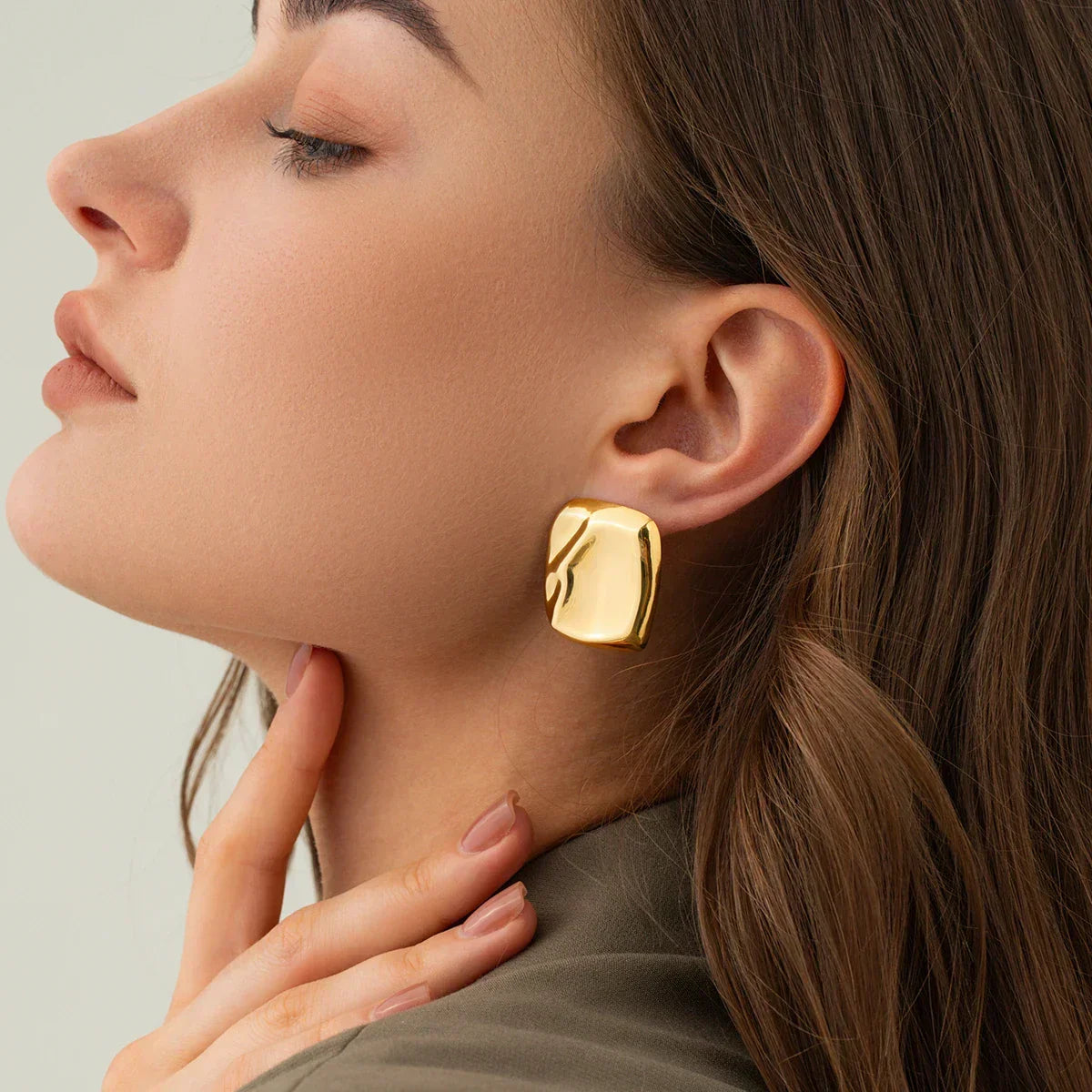 Poppy - Square earrings in gold