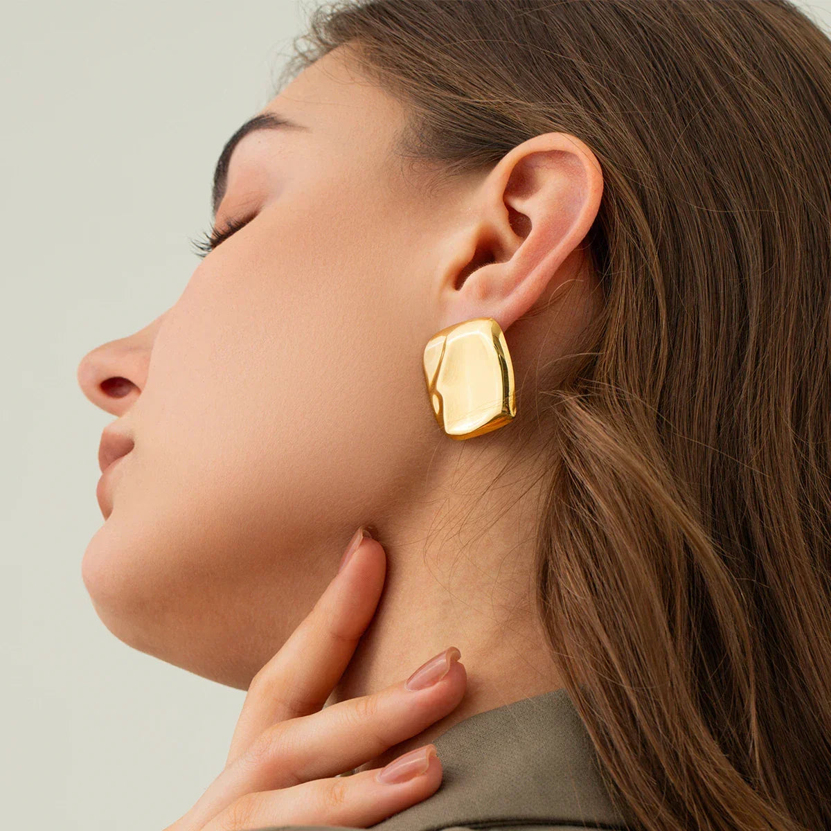 Poppy - Square earrings in gold