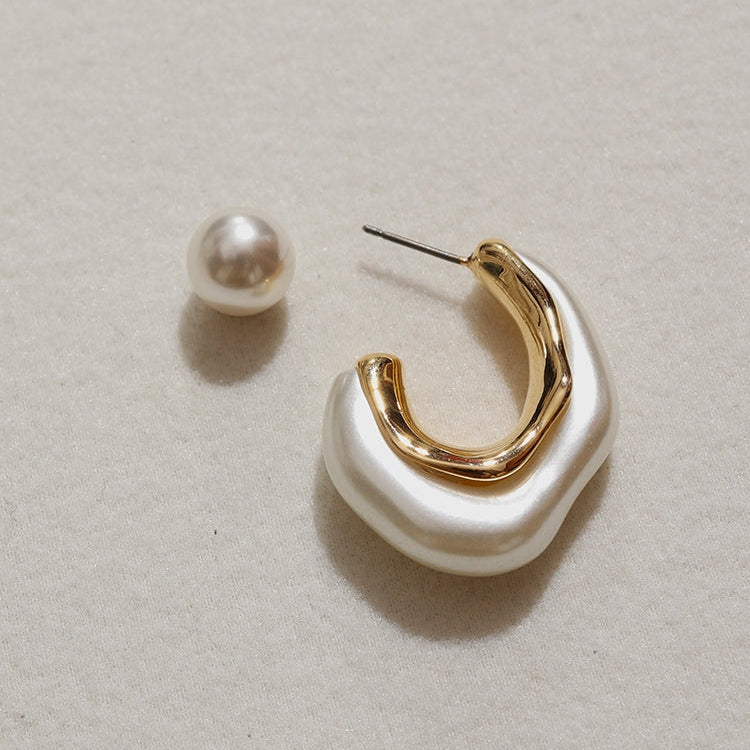 Yoona – Earrings with Pearls