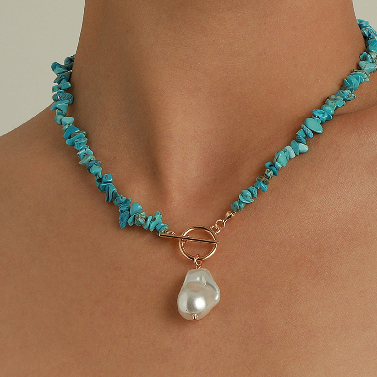 Dione – Necklace featuring Pearls and Turquoise Elegance