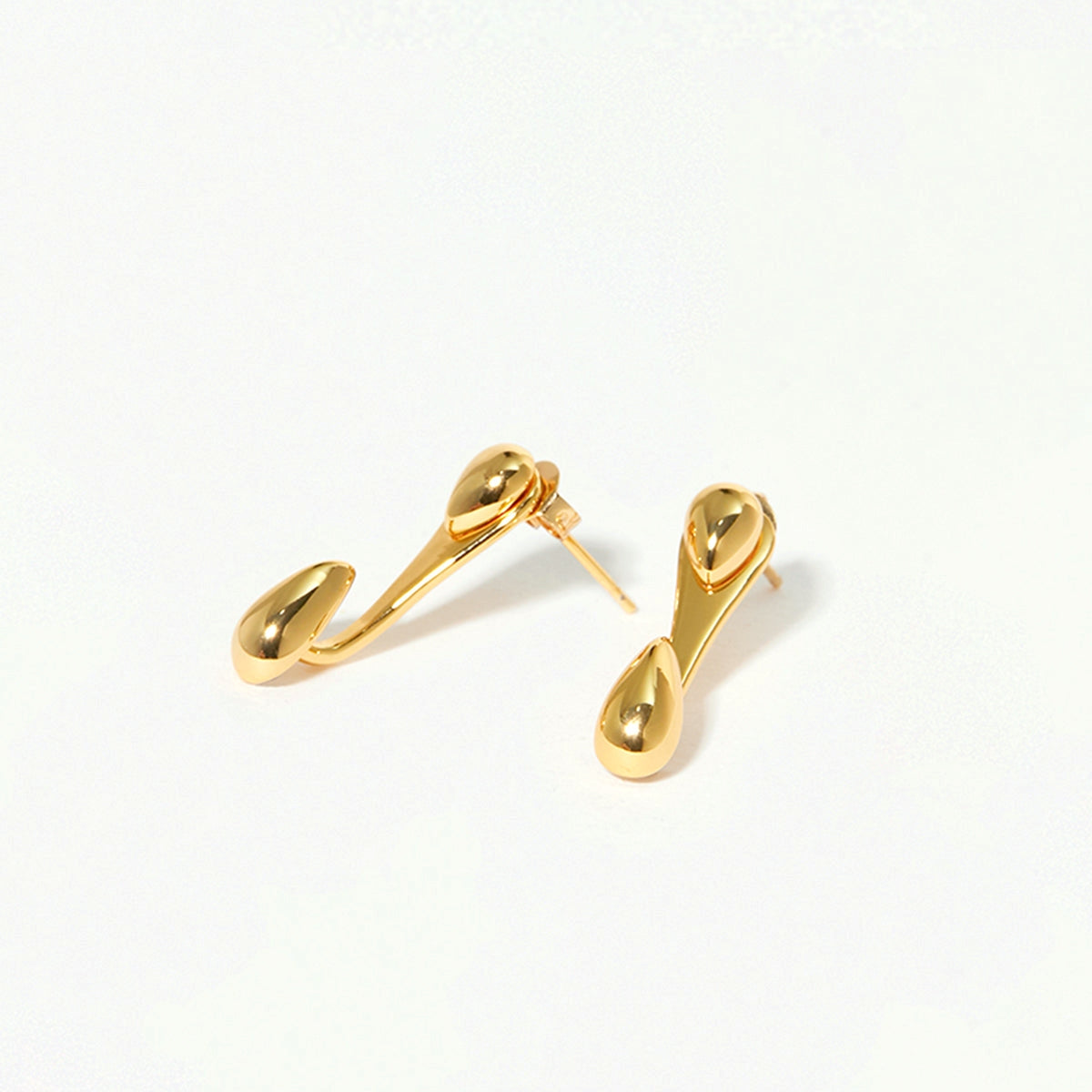 Nowee – Stud Earrings in Drop Shape