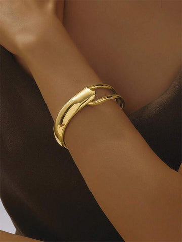 Alyssa – Trendy Golden Bracelet