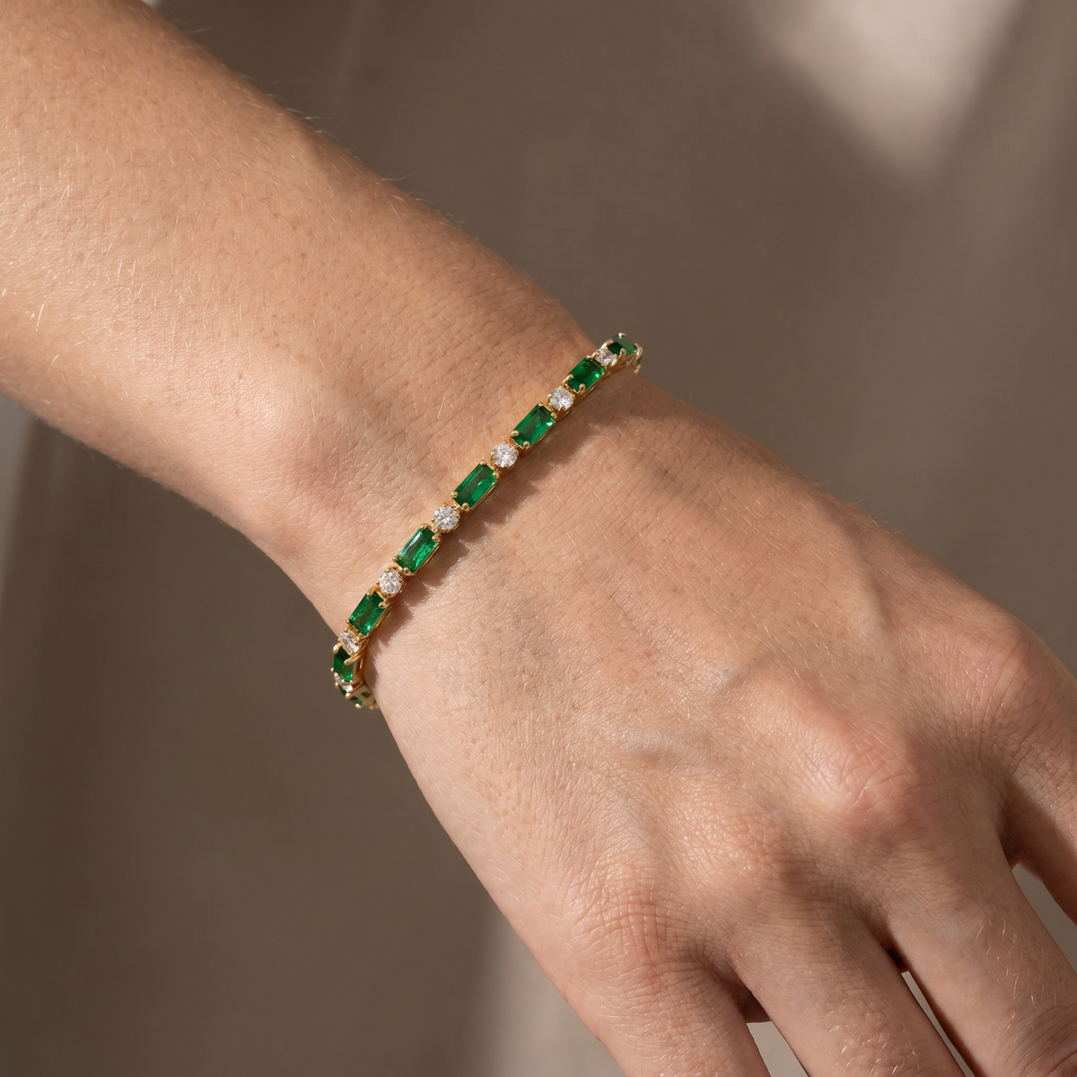 Miralyn – Elegant Golden Bracelet